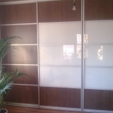 Шкаф комбинированный ЛДСП с крашенным стеклом