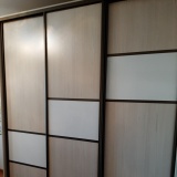 Встроенный шкаф купе со вставками МДФ белый глянец