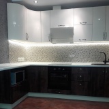 Кухня на заказ в Хабаровске. Фасады пленка. Светодиодная подсветка.