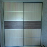 Шкаф купе в разделении на 5 частей, со вставкой по центру.