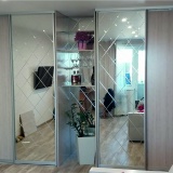 Шкаф купе. Зеркальные полотна с алмазной гравировкой.