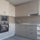 Кухня угловая со встроенной техникой