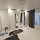 Шкаф купе белый глянец с крашеными стёклами и зеркалами