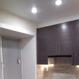 Кухня П-образная со столешницей-подоконником