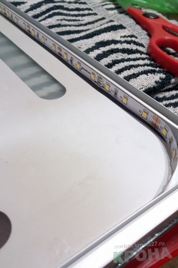 Как сделать зеркало с подсветкой своими руками.